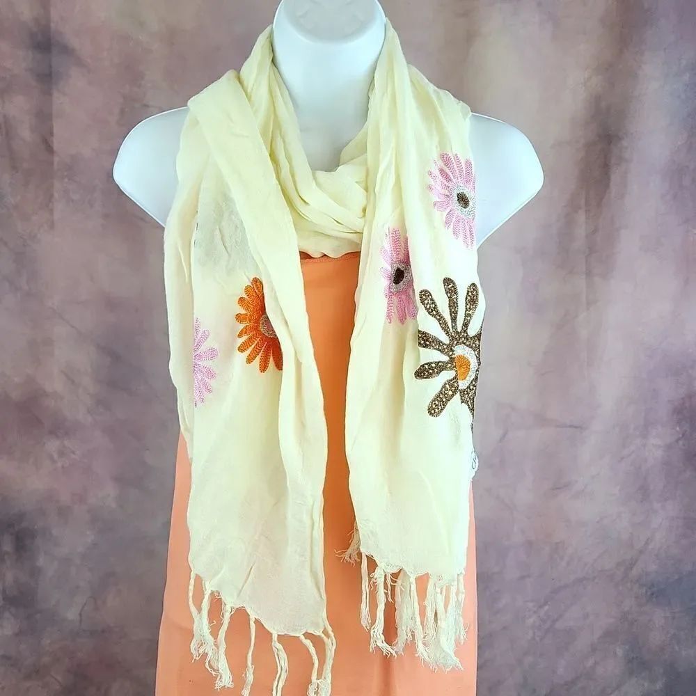 🔹️🔺️Chelsea Cream w/Embroidered Flowers Bamboo Scarf/Wrap